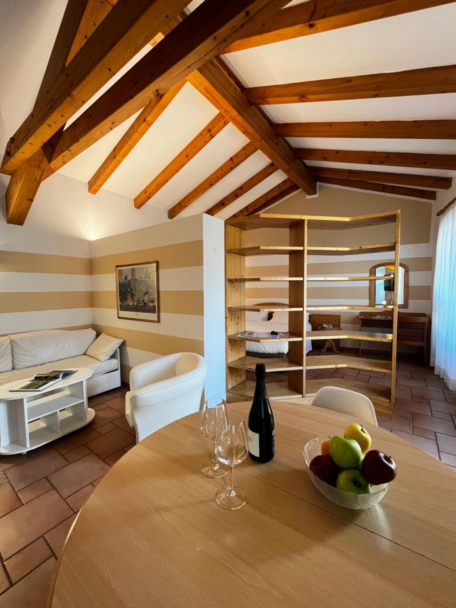 Manci Apartments By Hotel America Trente Buitenkant foto