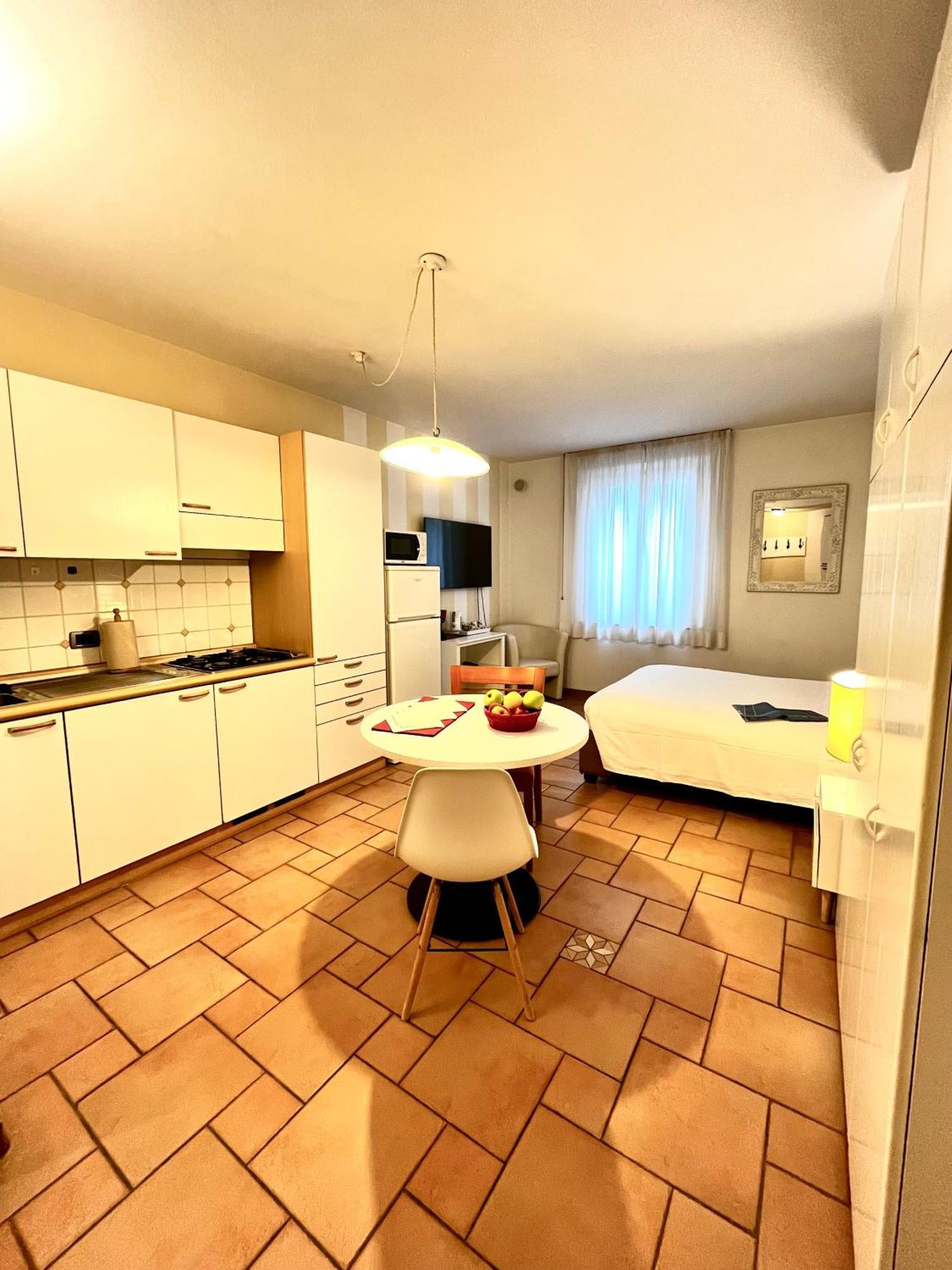 Manci Apartments By Hotel America Trente Buitenkant foto