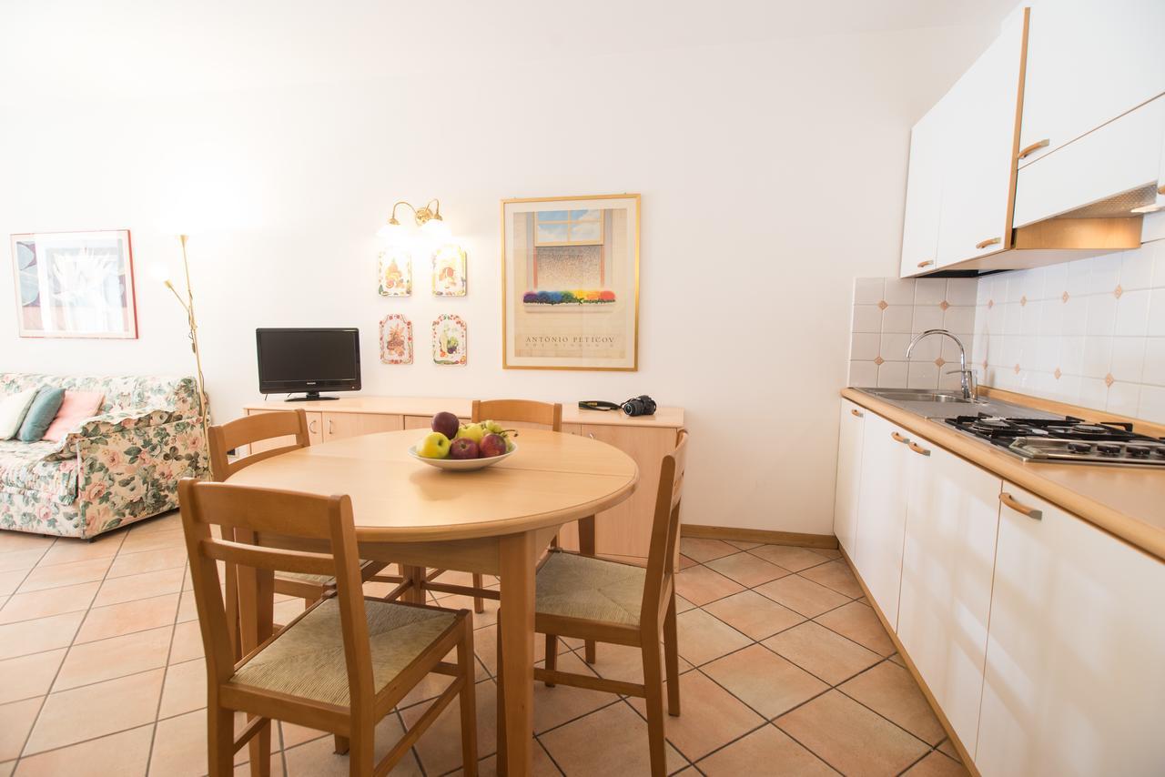 Manci Apartments By Hotel America Trente Buitenkant foto