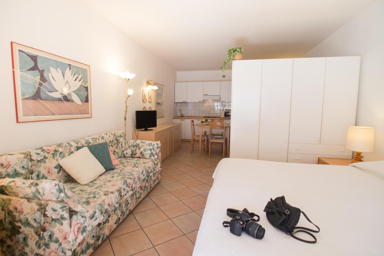 Manci Apartments By Hotel America Trente Buitenkant foto